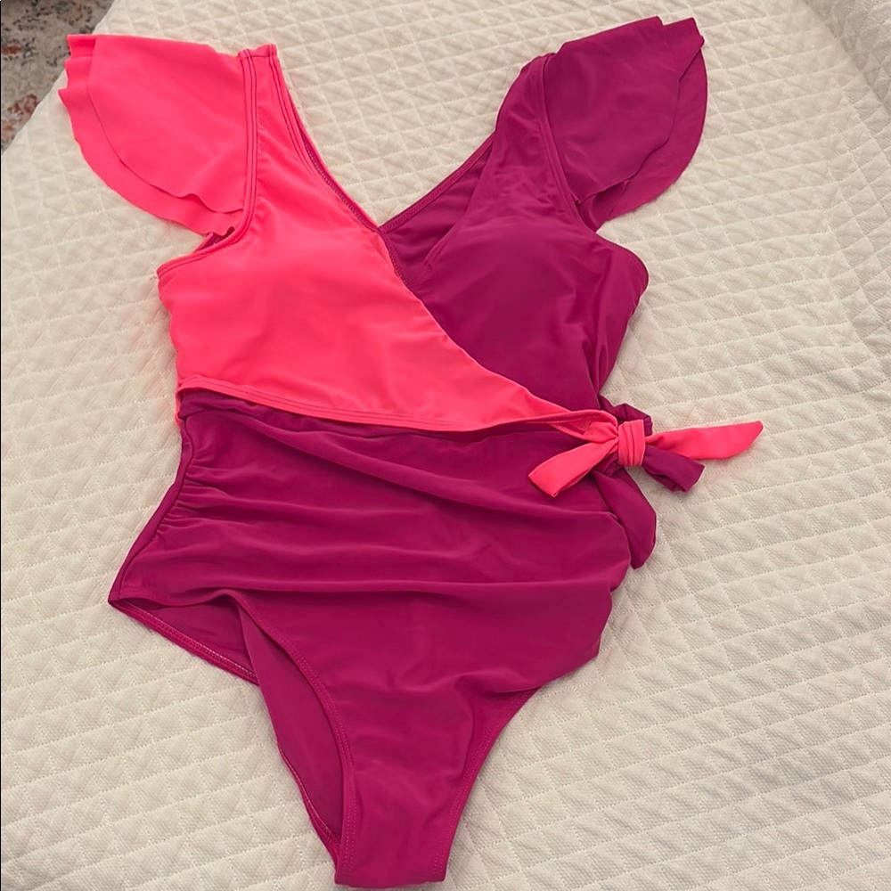 Amazon swimsuit - NEW - large